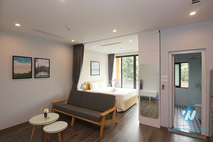 Bright studio for rent in Hoang Hoa Tham st, Ba Dinh